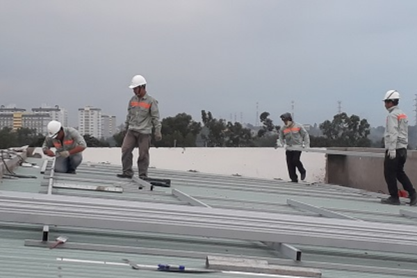 Đội thi công năng lượng mặt trời
